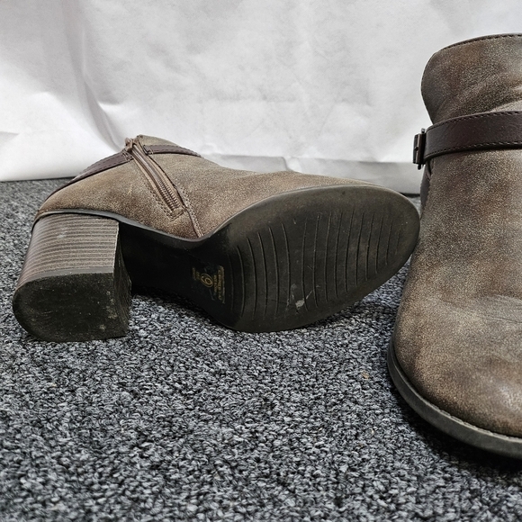 Soda Kylie Brown Side Zip Wrap Around Buckle Booties Size 9 - Picture 6 of 8